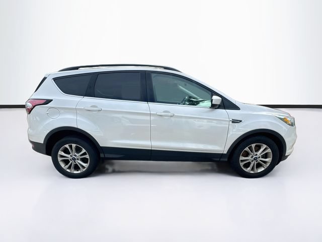 Used 2017 Ford Escape SE w/ SE Leather Comfort Package AWD/4WD image 10