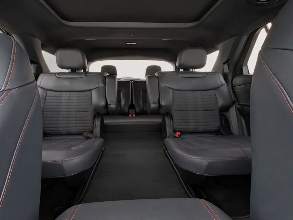 New 2026 Ford Explorer Active w/ Active Comfort Package RWD image 16
