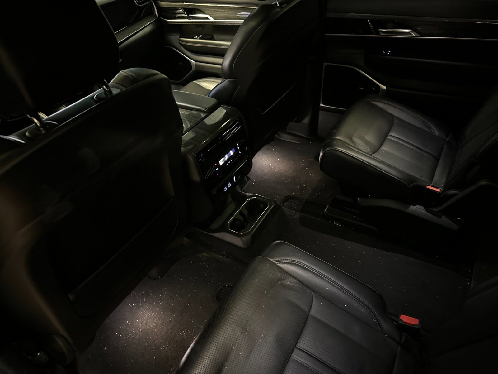 Used 2022 Jeep Wagoneer Series III w/ Premium Group I image 11