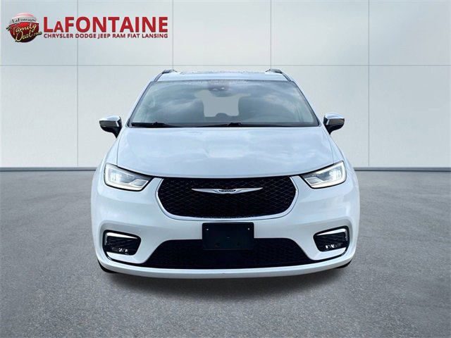 Used 2023 Chrysler Pacifica Limited image 2