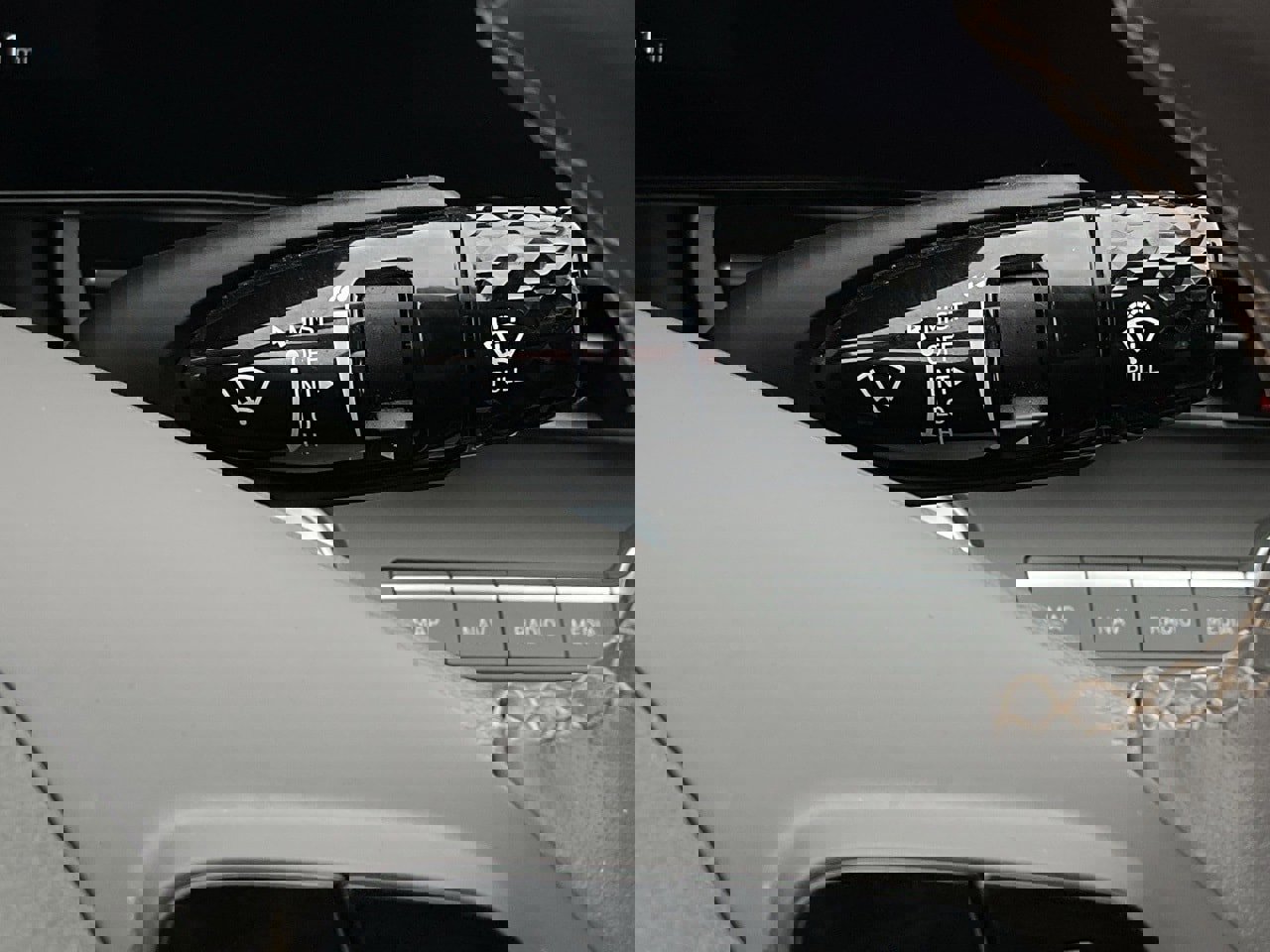 Used 2025 Hyundai Elantra SEL image 27