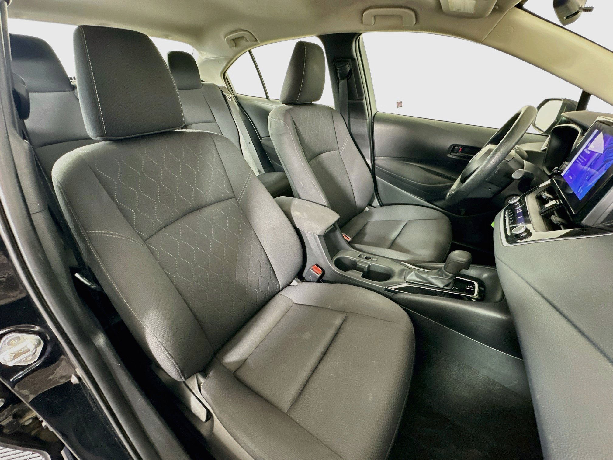 Used 2024 Toyota Corolla LE FWD image 29