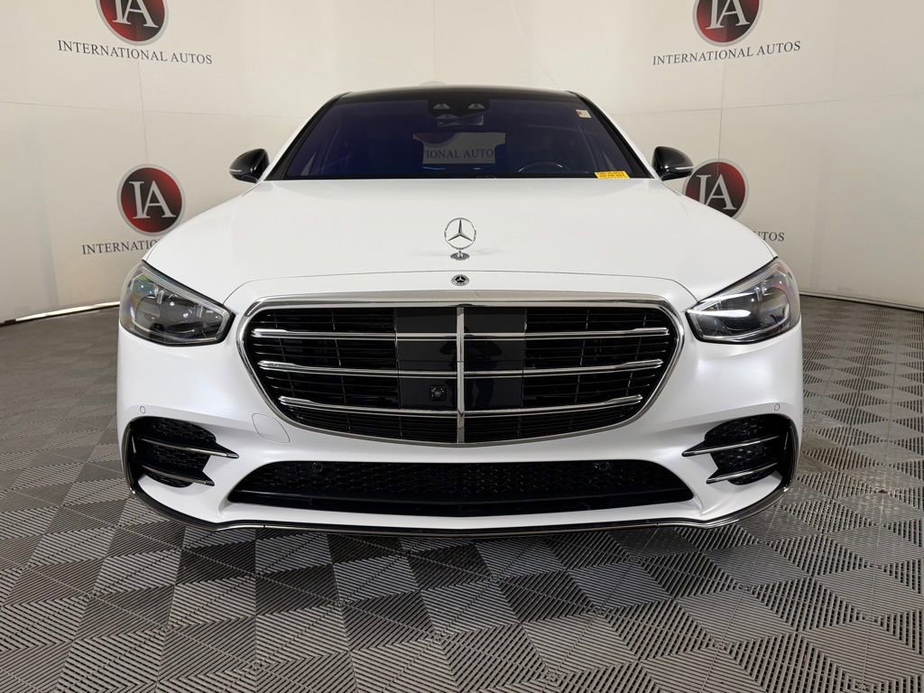 Used 2025 Mercedes-Benz S 580 4MATIC Sedan image 2