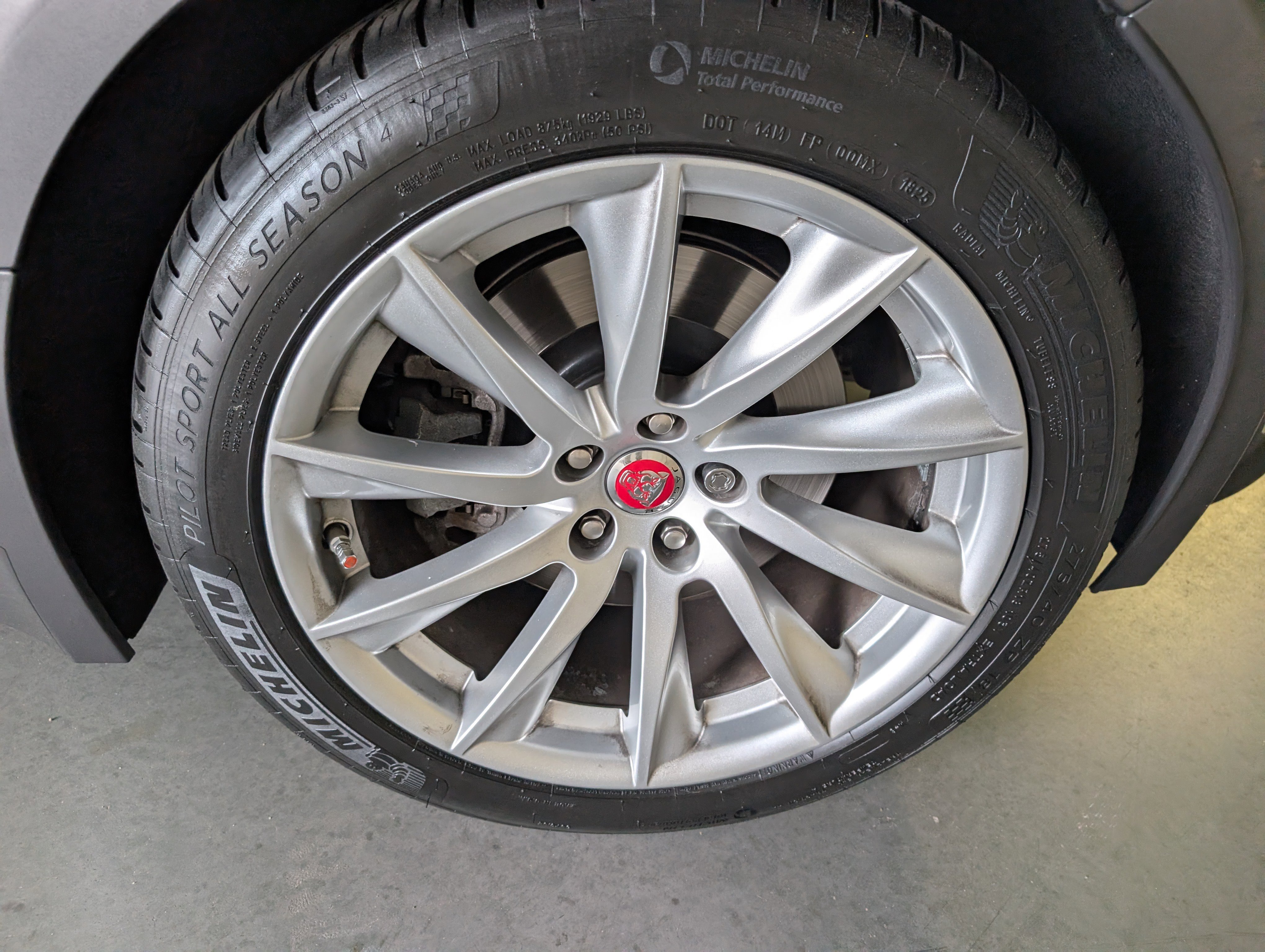 Used 2016 Jaguar F-TYPE Convertible image 16