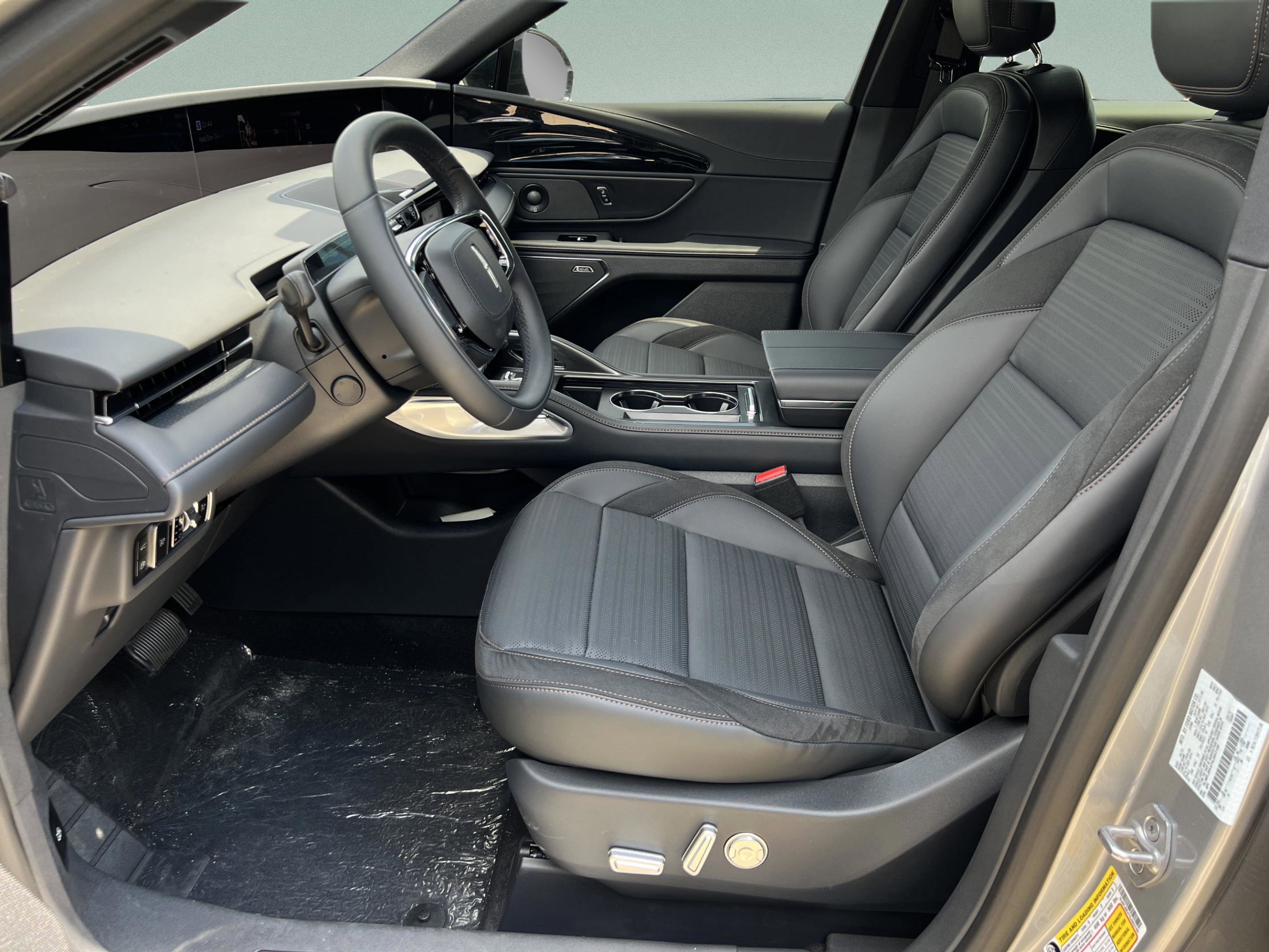 New 2025 Lincoln Nautilus Reserve w/ Jet Appearance Package image 23