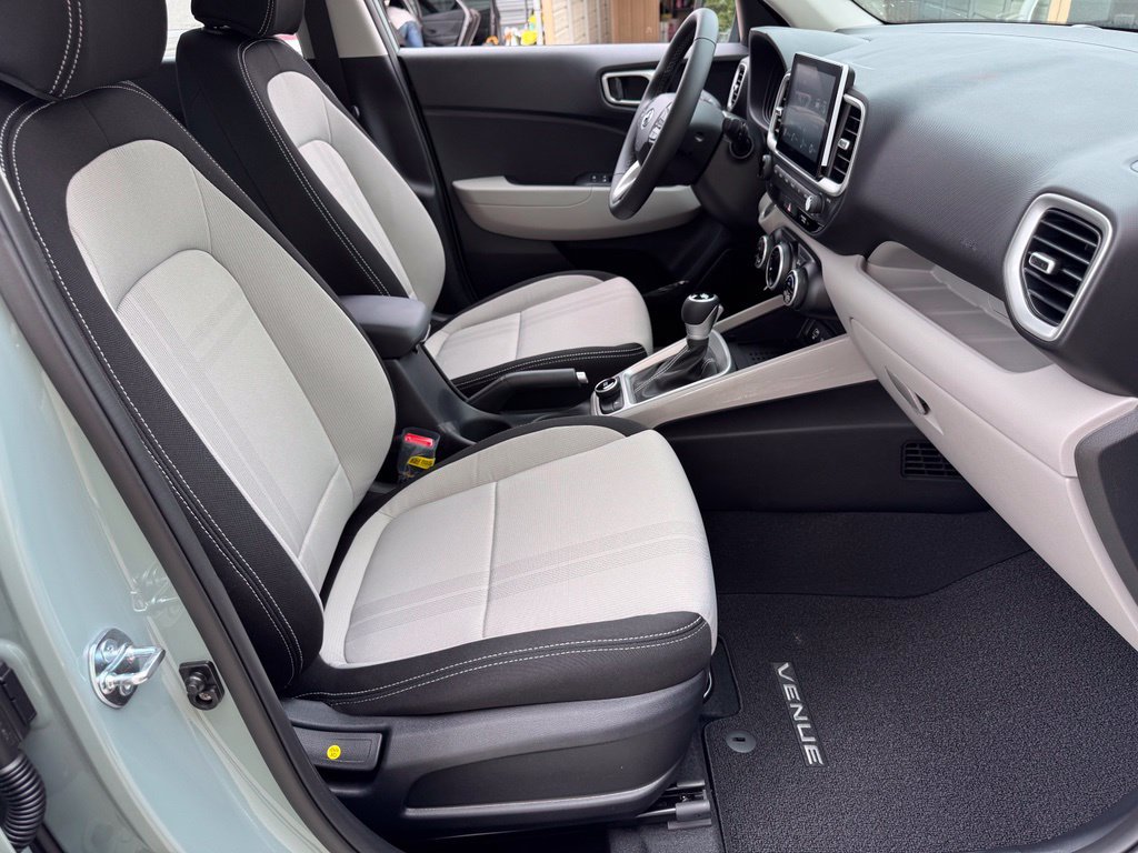New 2026 Hyundai Venue SEL FWD image 17