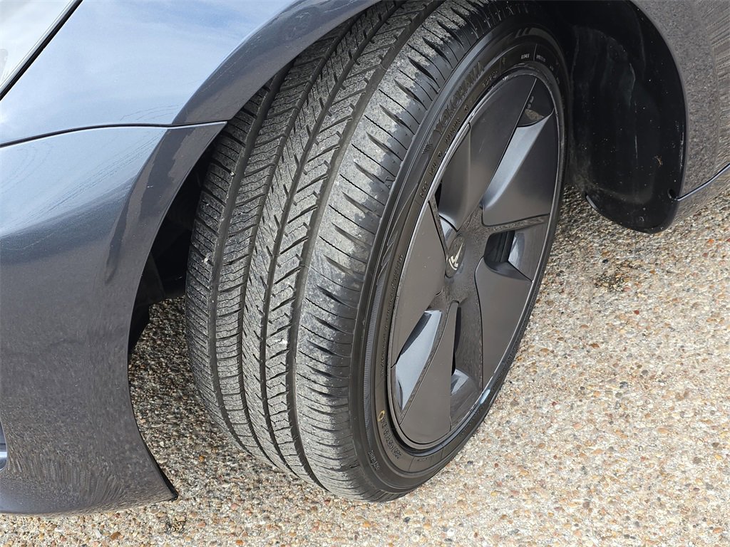 Used 2023 Tesla Model 3 Standard Range image 32