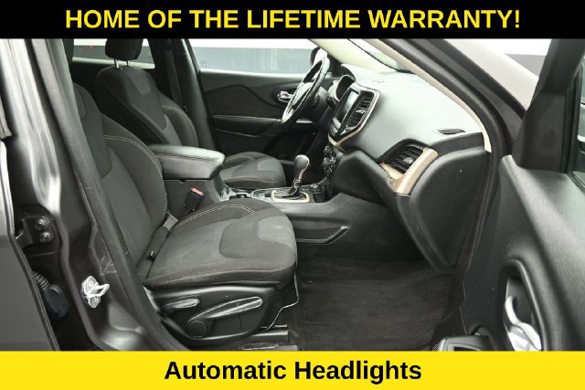 Used 2015 Jeep Cherokee Latitude w/ Comfort/Convenience Group AWD/4WD image 34