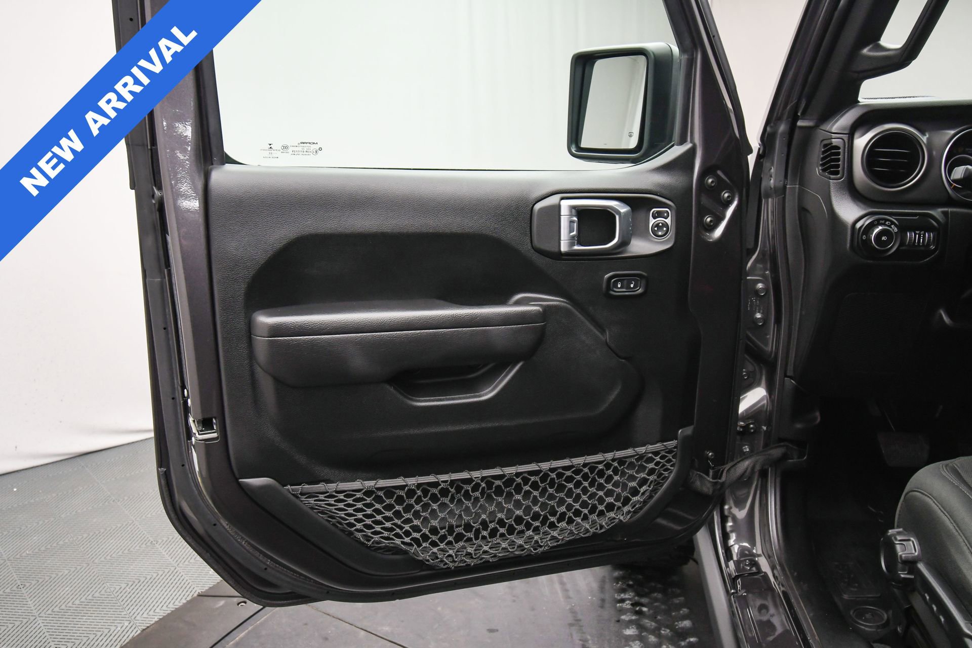 Used 2022 Jeep Wrangler Willys image 39