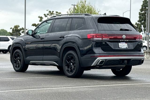 Used 2025 Volkswagen Atlas Peak Edition SE image 6