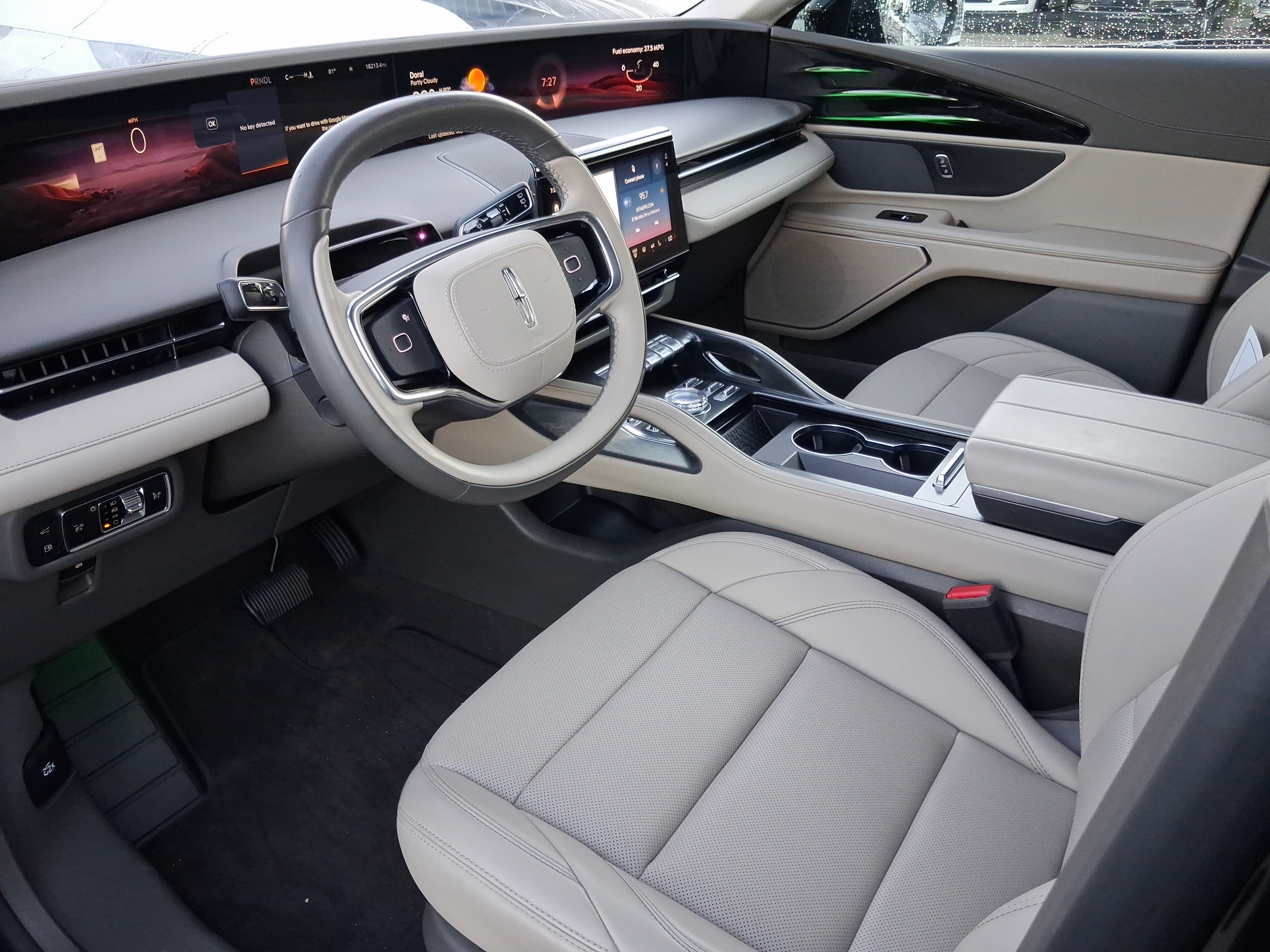 Certified 2025 Lincoln Nautilus Premier AWD/4WD image 11