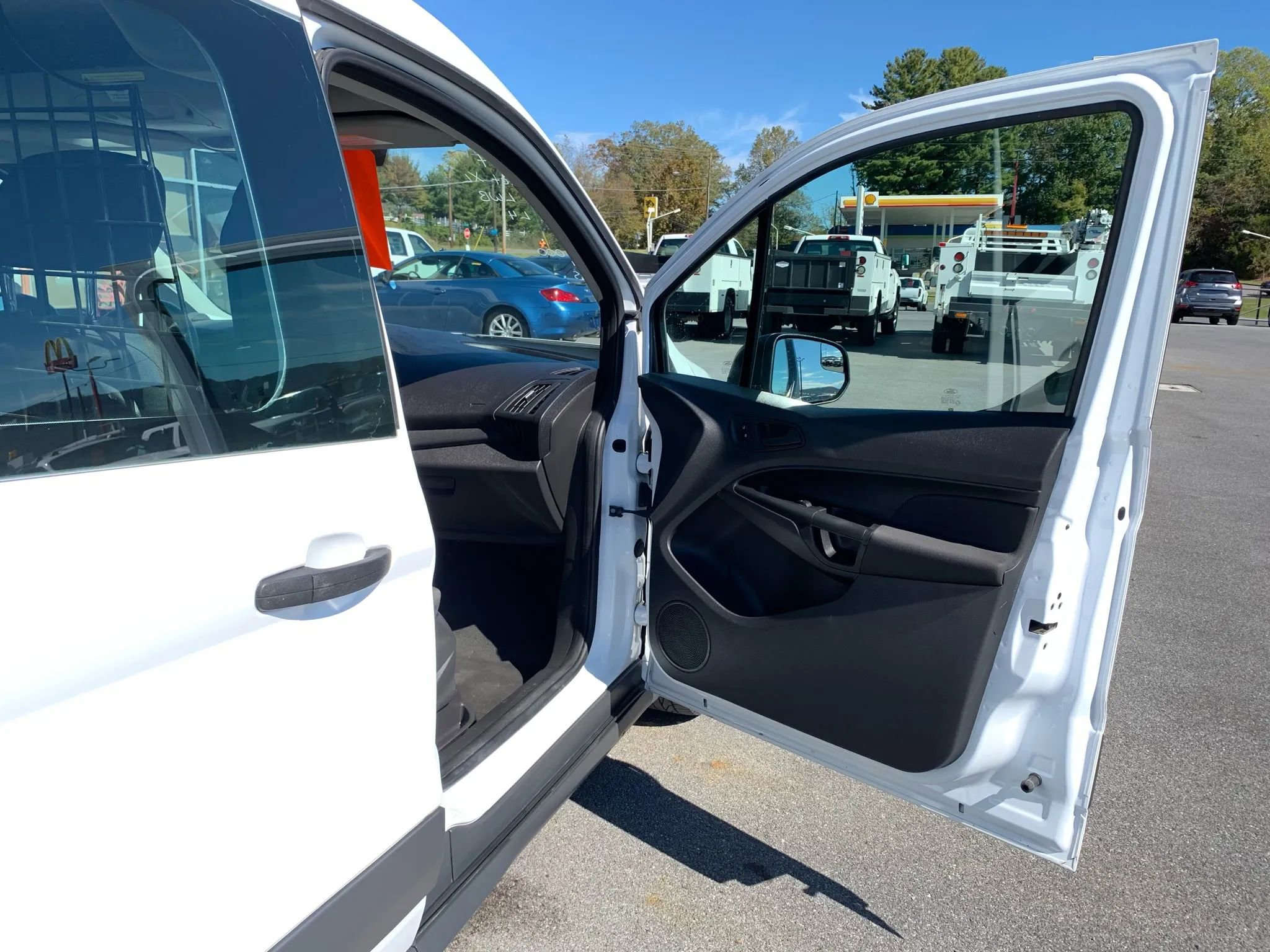 Used 2016 Ford Transit Connect XL image 18
