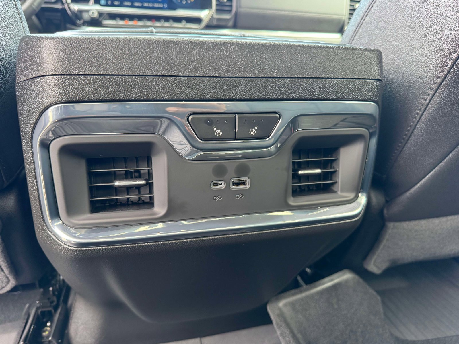 Used 2025 Chevrolet Silverado 1500 LTZ w/ LTZ Premium Package AWD/4WD image 29