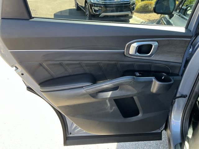 Used 2024 Kia Sorento SX image 16