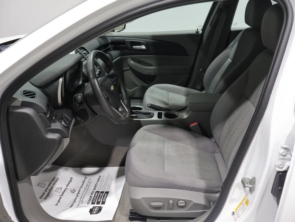 Used 2015 Chevrolet Malibu LS FWD image 9