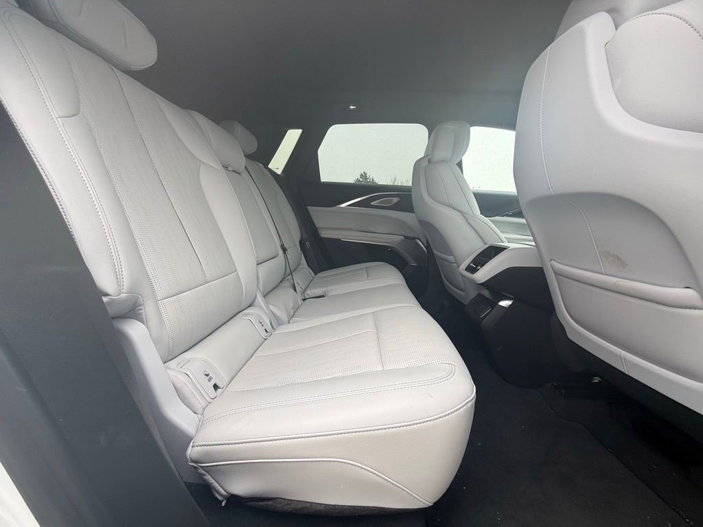 Certified 2024 Cadillac Lyriq Luxury image 35