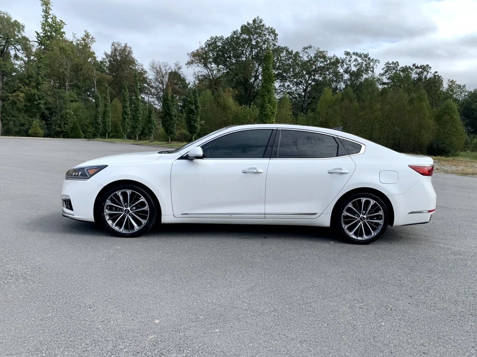 Used 2019 Kia Cadenza Technology FWD image 4