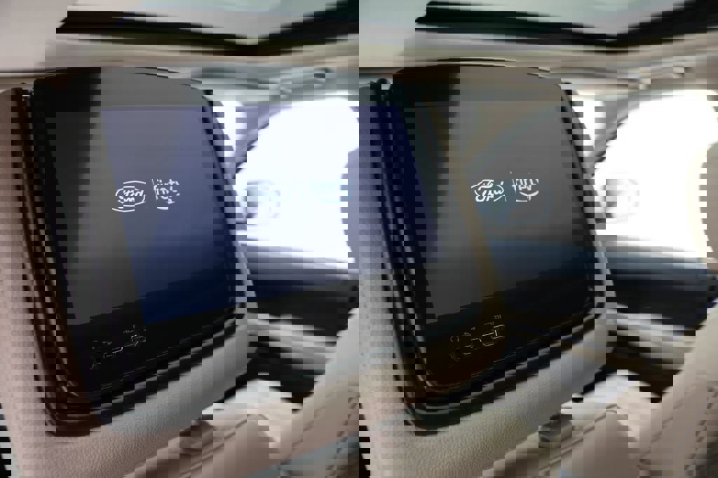 Used 2022 Ford Expedition Limited image 13