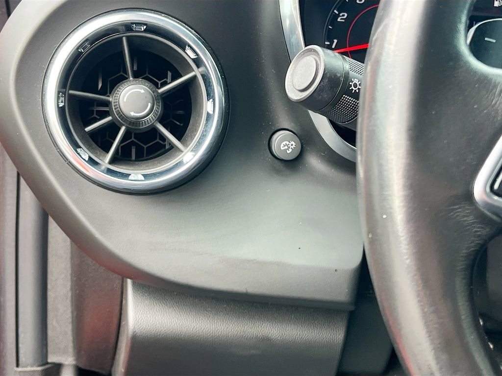 Used 2019 Chevrolet Camaro LT image 10