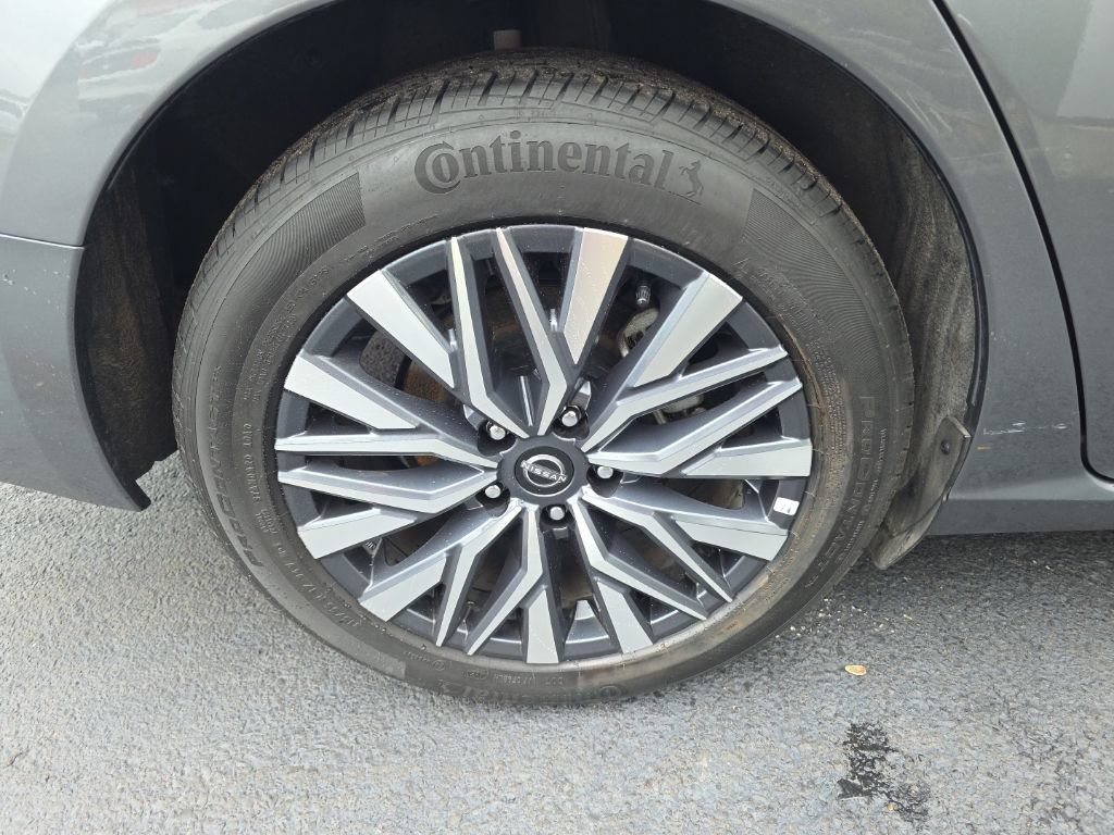 Used 2025 Nissan Altima 2.5 SV FWD image 6