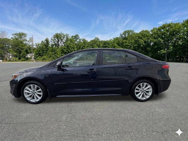 Used 2026 Toyota Corolla LE w/ LE Premium Package FWD image 5