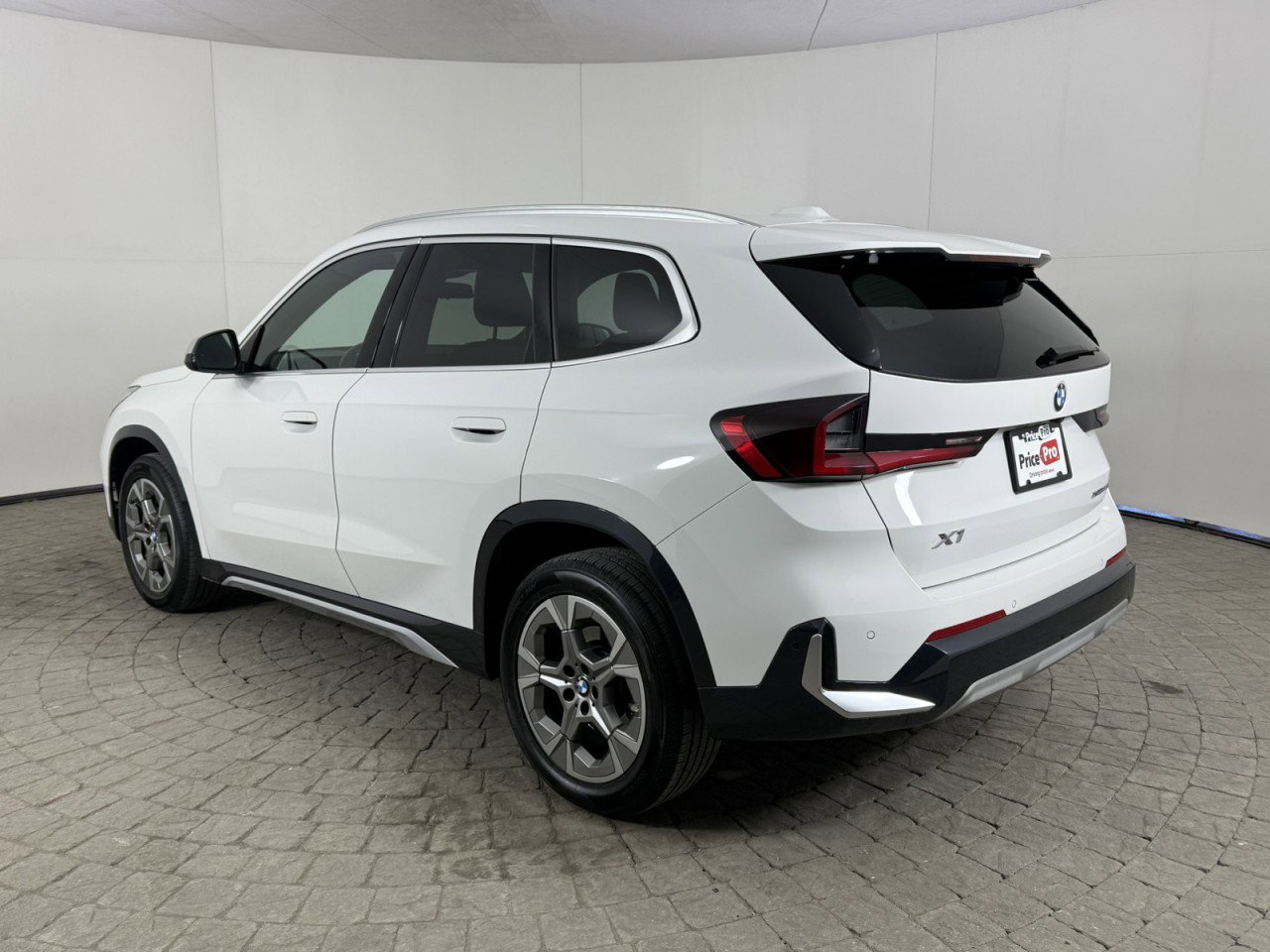 Used 2023 BMW X1 xDrive28i w/ Convenience Package image 5