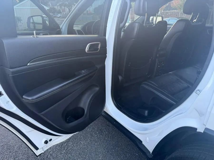 Used 2016 Jeep Grand Cherokee Limited image 27