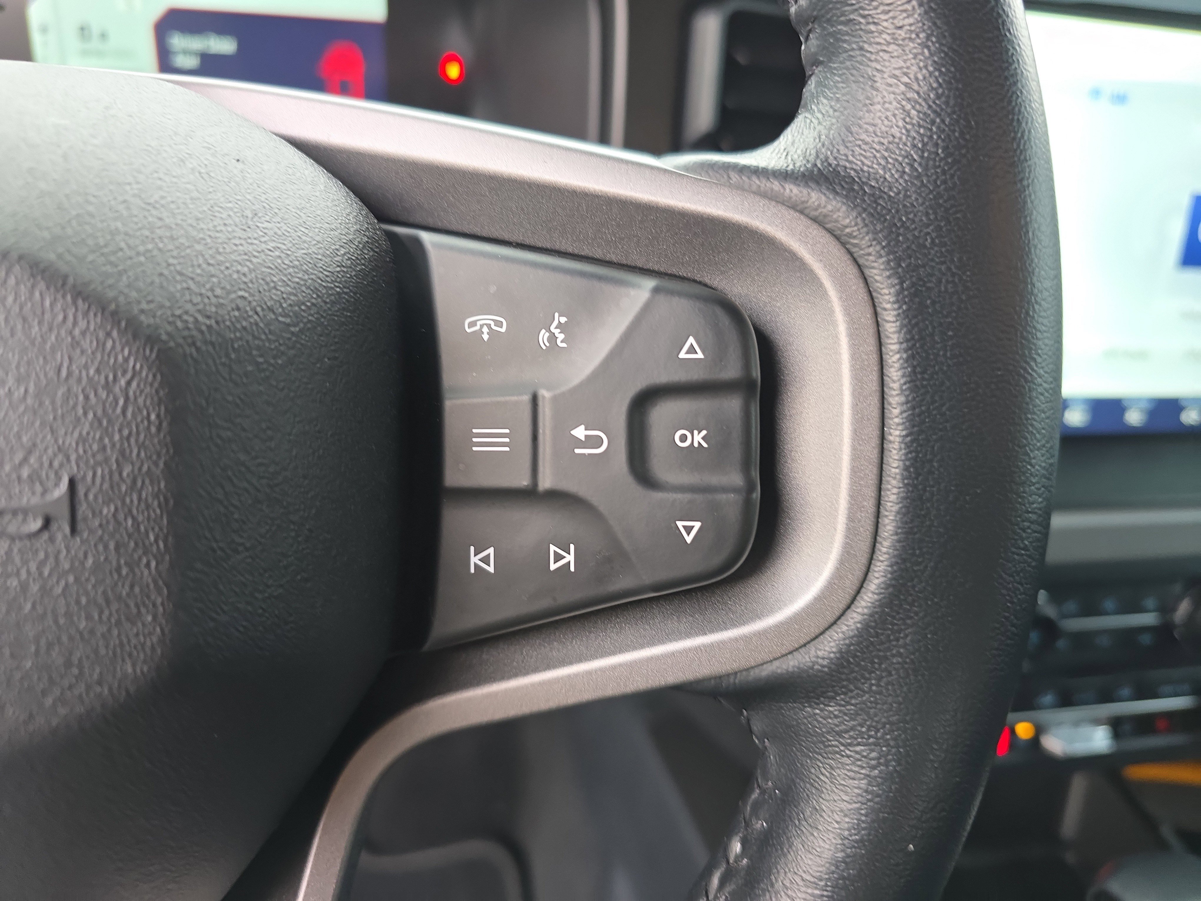 Used 2023 Ford Bronco Badlands image 30