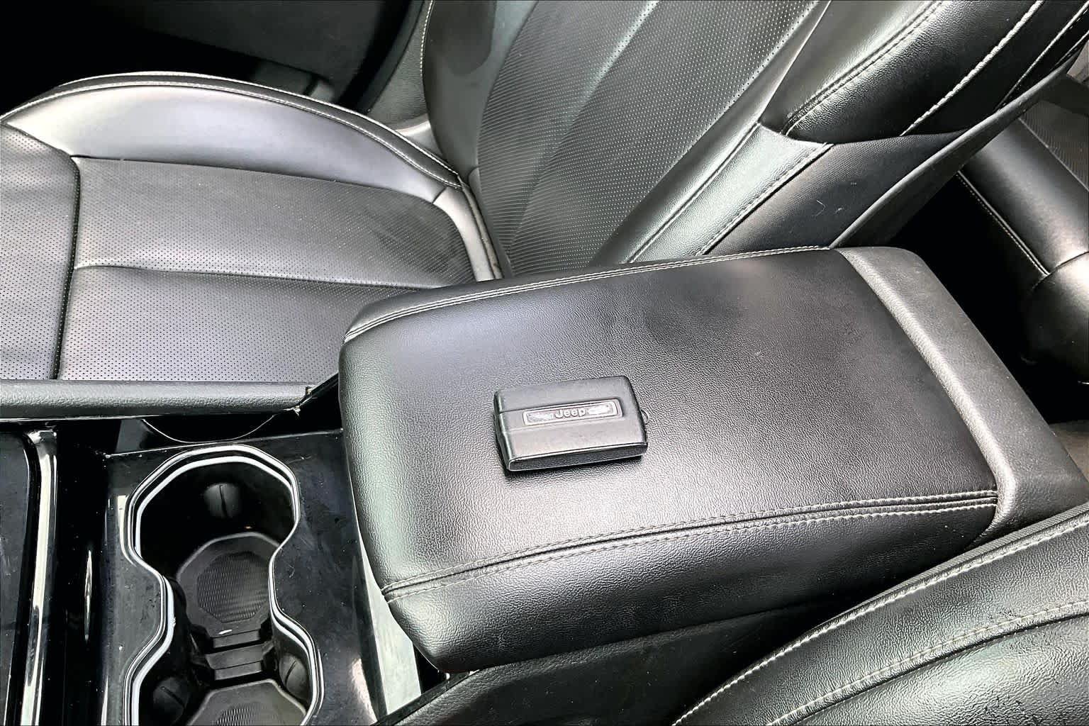 Used 2023 Jeep Grand Cherokee L Limited w/ Luxury Tech Group II AWD/4WD image 15