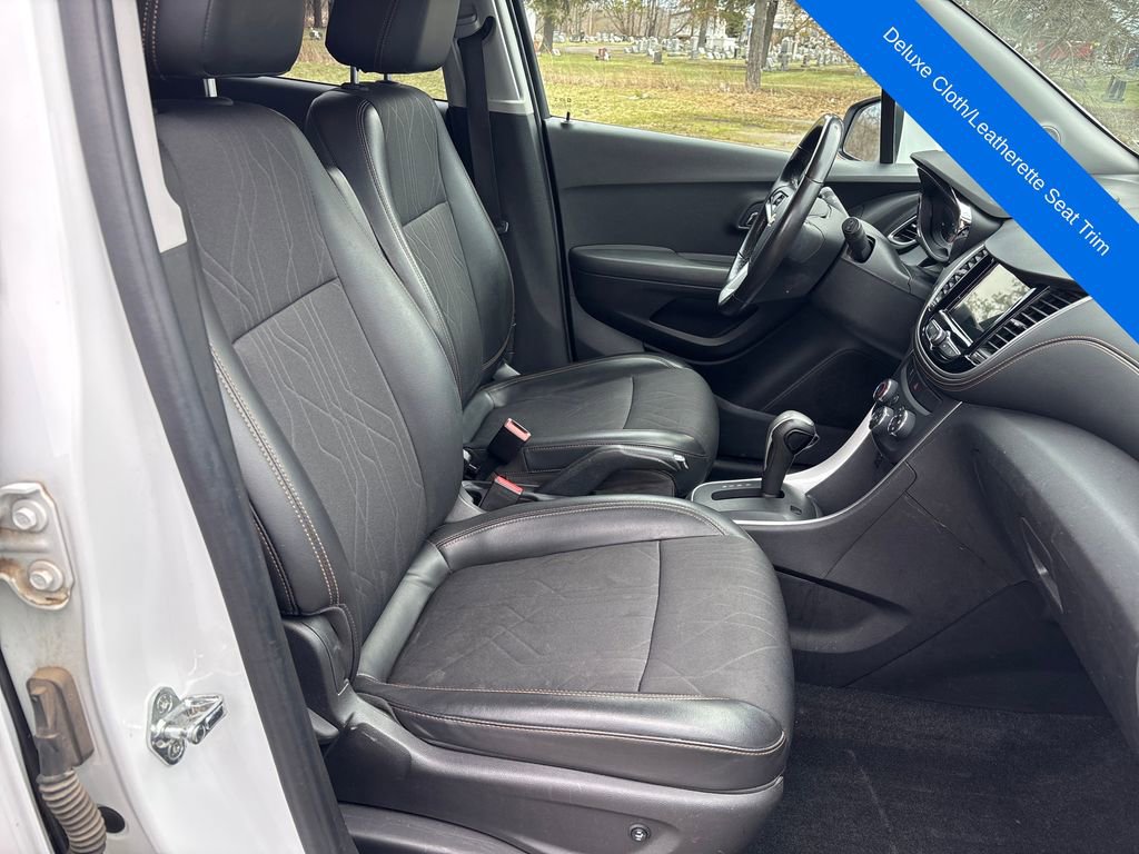Used 2018 Chevrolet Trax LT w/ LT Convenience Package image 19