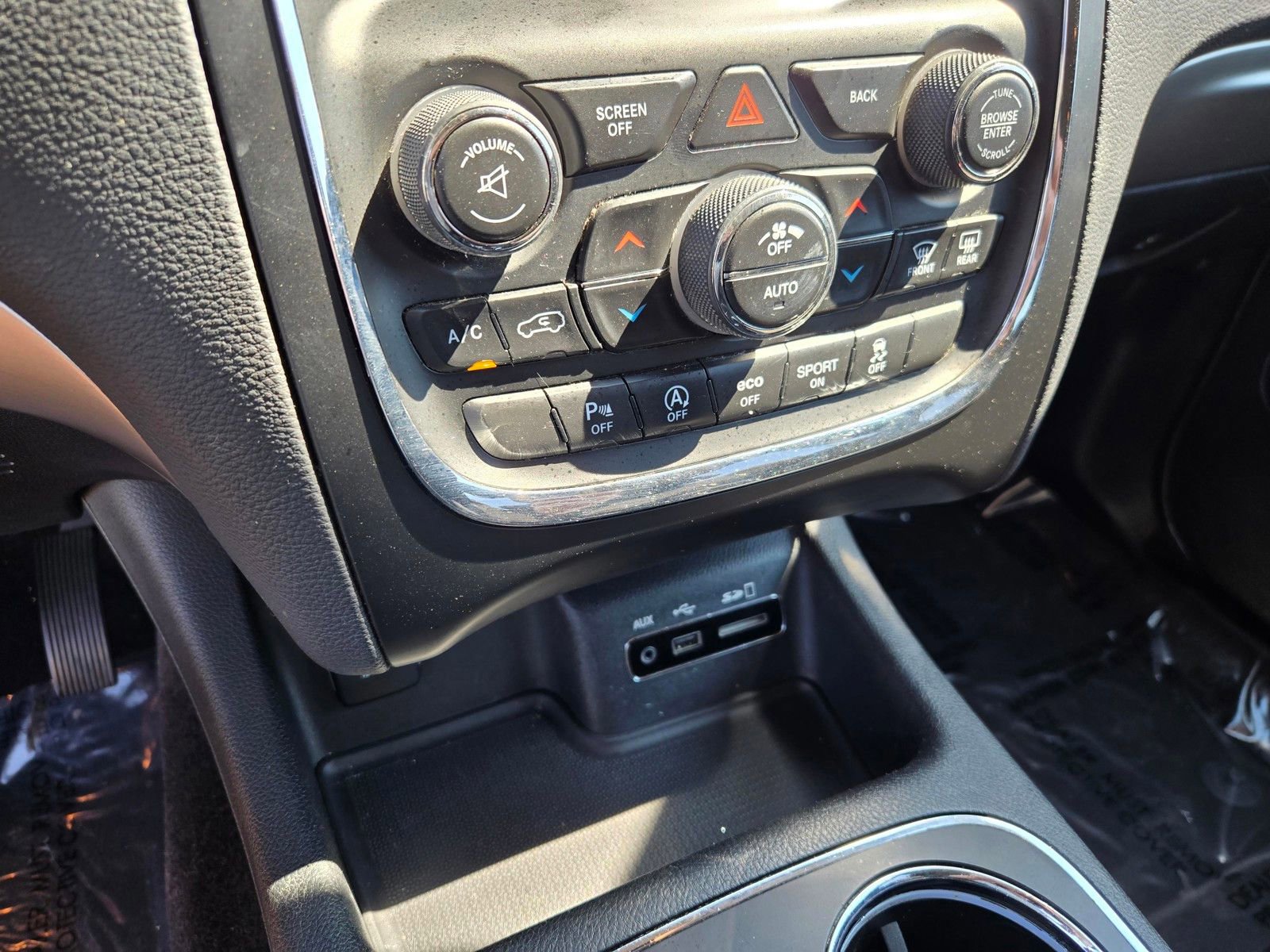 Used 2016 Dodge Durango SXT w/ Quick Order Package 23B AWD/4WD image 17