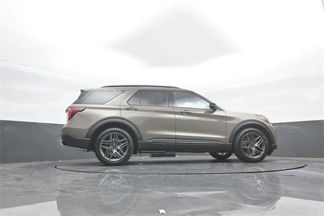 New 2026 Ford Explorer ST w/ Sun And Sound Package image 38