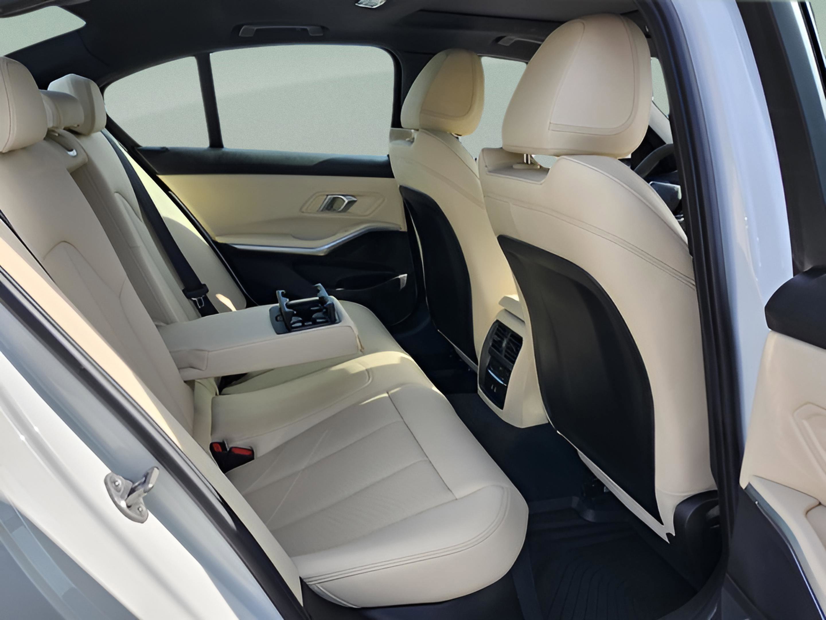 Certified 2025 BMW 330i Sedan w/ Premium Package image 21