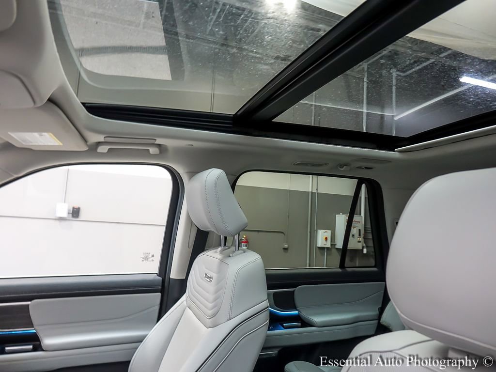 Used 2025 Ford Expedition Platinum w/ Platinum Ultimate Package image 12