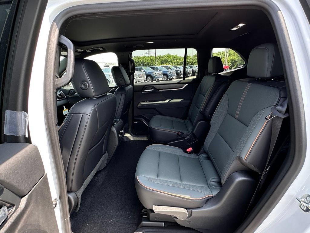 New 2026 GMC Acadia AT4 w/ Luxury Package AWD/4WD image 19