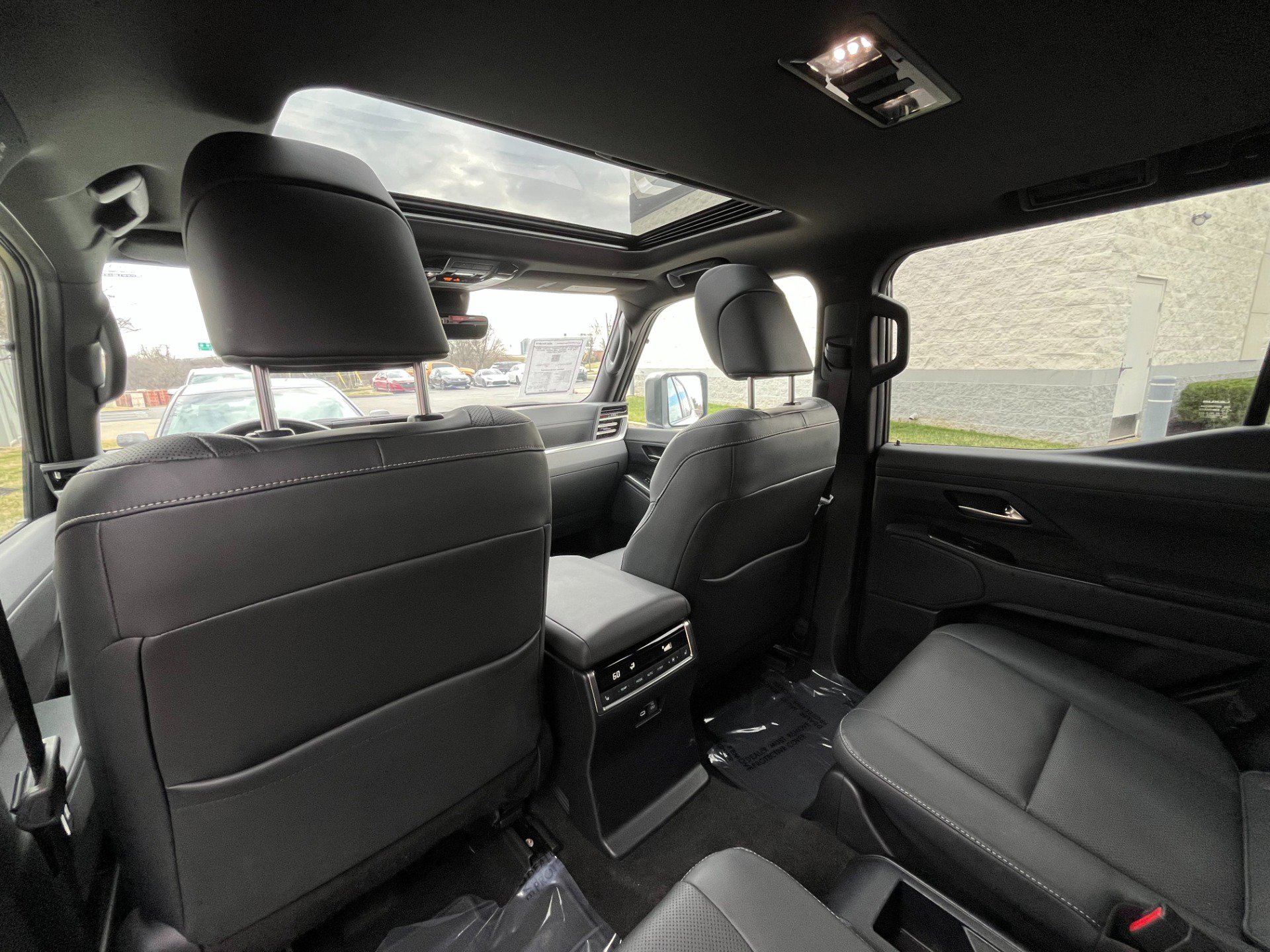 Used 2024 Lexus GX 550 w/ Accessory Package (Z1) image 39