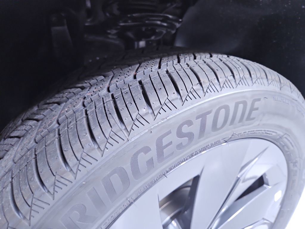 New 2025 Volkswagen Taos S image 26