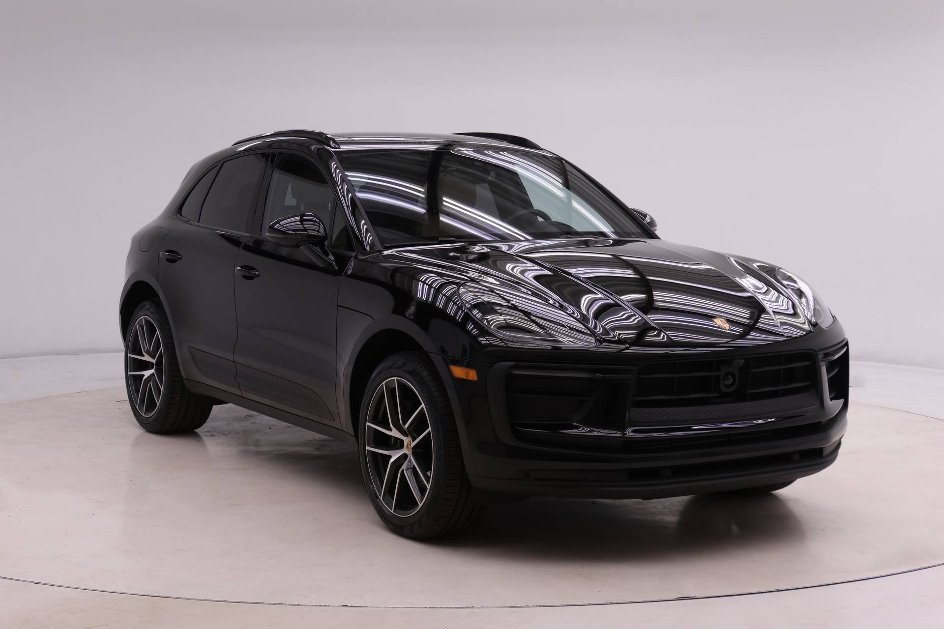 Used 2025 Porsche Macan image 9