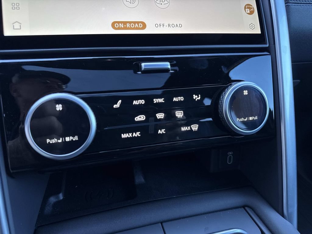 New 2026 Land Rover Discovery S AWD/4WD image 26