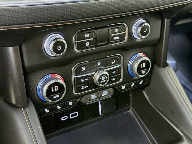 Used 2023 GMC Yukon AT4 AWD/4WD image 16
