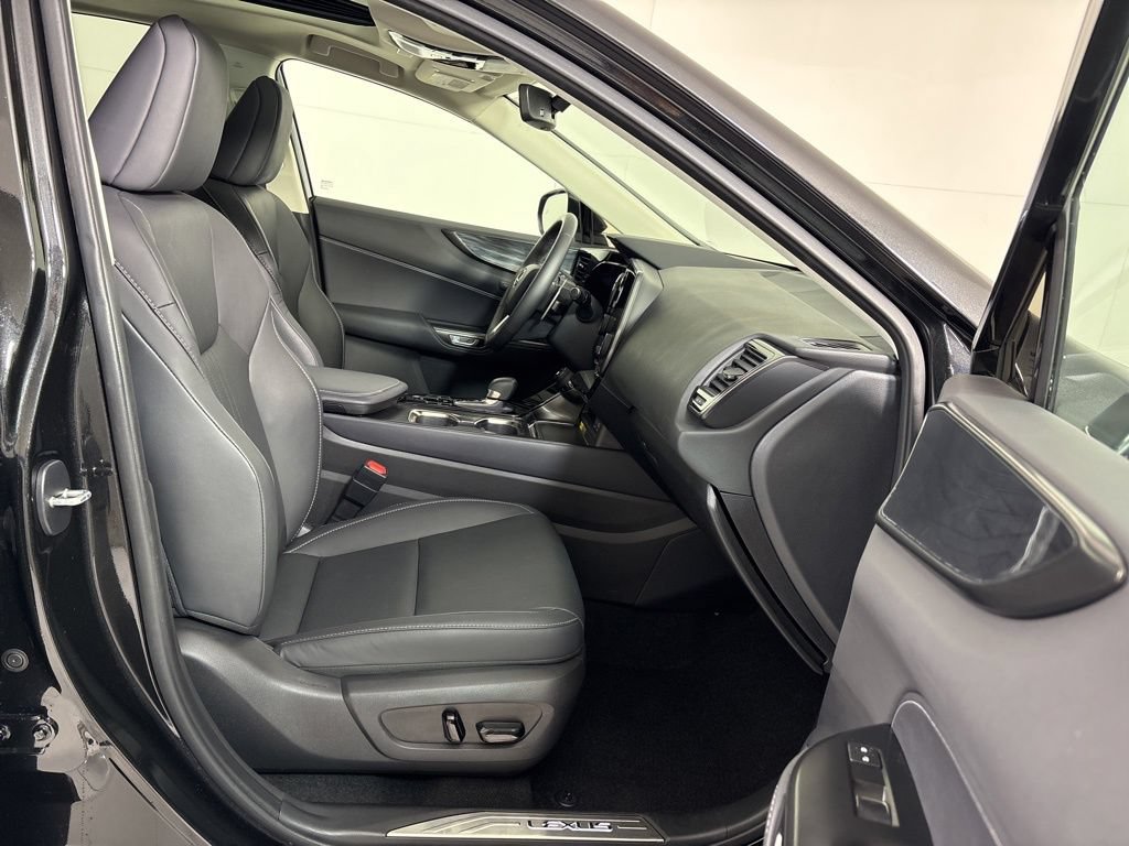Used 2024 Lexus NX 250 FWD image 12