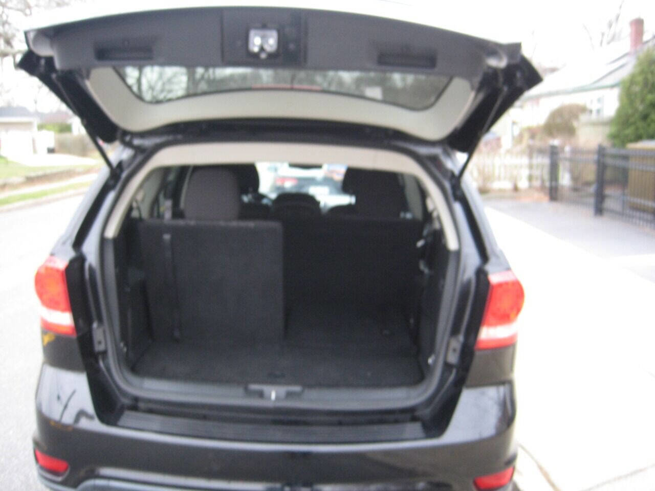 Used 2015 Dodge Journey SXT w/ Flexible Seating Group image 14