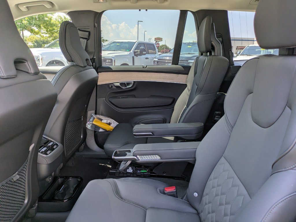 New 2027 Volvo XC90 B6 Plus AWD/4WD image 13