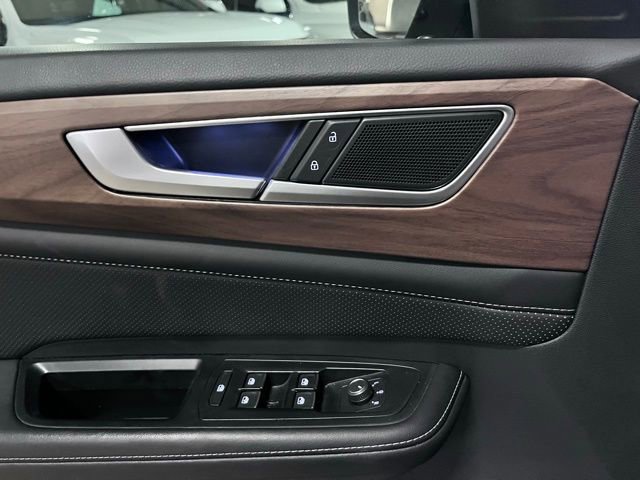 Used 2025 Volkswagen Atlas SE FWD image 21