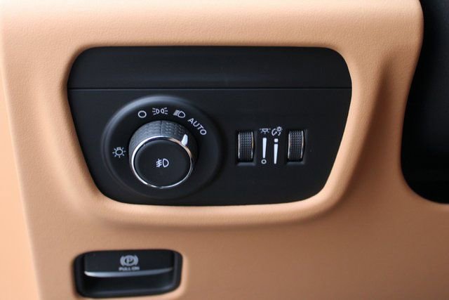 Used 2023 Jeep Grand Cherokee L Summit image 16