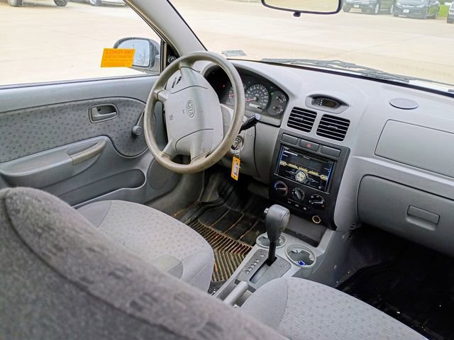 Used 2003 Kia Rio Sedan image 13