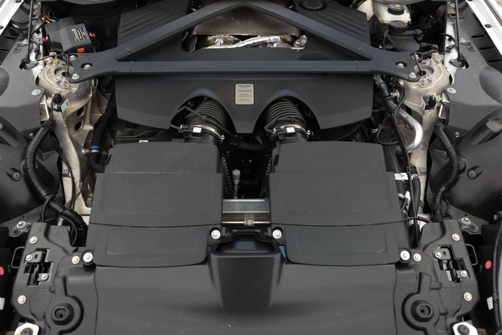 New 2025 Aston Martin V8 Vantage Coupe image 24
