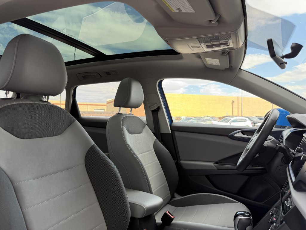 Used 2022 Volkswagen Taos SE w/ Panoramic Sunroof Package image 39