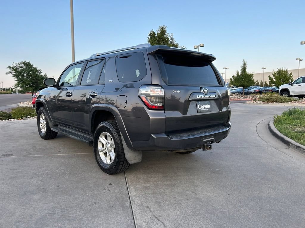 Used 2017 Toyota 4Runner SR5 AWD/4WD image 5