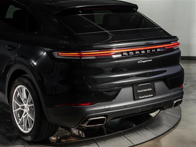 Certified 2025 Porsche Cayenne Coupe image 30